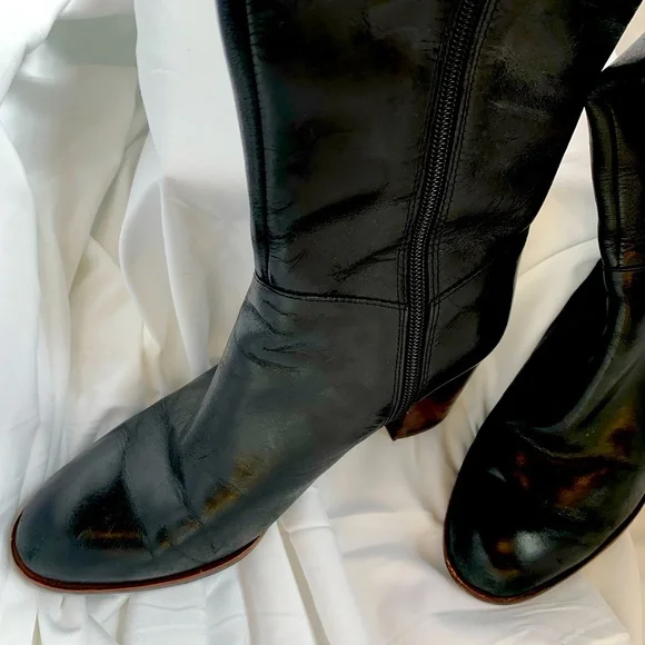 Antonio Melani black leather boots.  Size 7 W Boots are almost brand new. - Picture 2 of 6